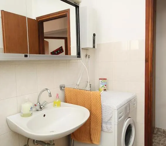 Διαμέρισμα By The Sea Businci, Ciovo - 9450 Τρογκίρ